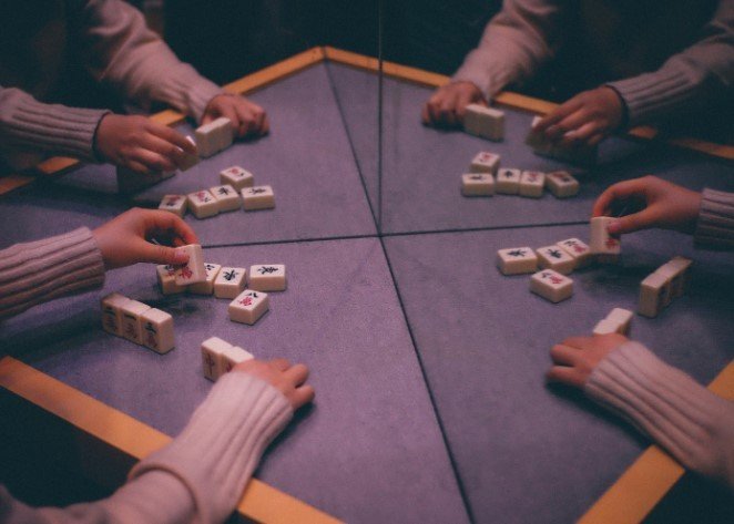 Найкращі стратегічні настільні ігри для розвитку логіки  